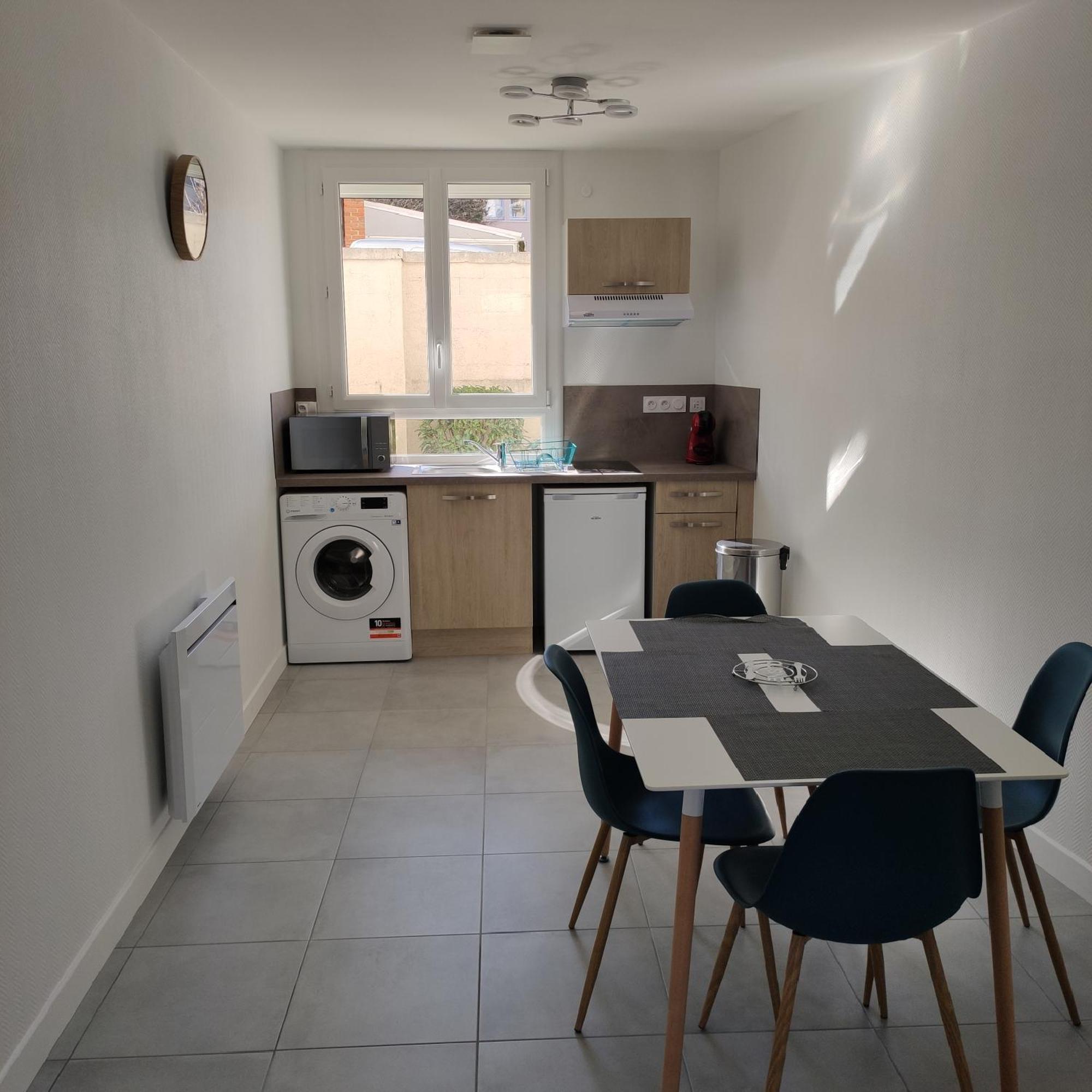 Appartement Cosy Avec Place De Parking Privee Le Mans Exterior photo